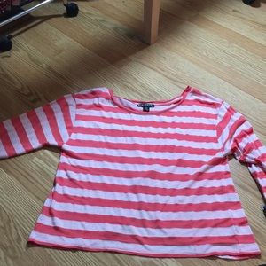 Quarter length sleeve